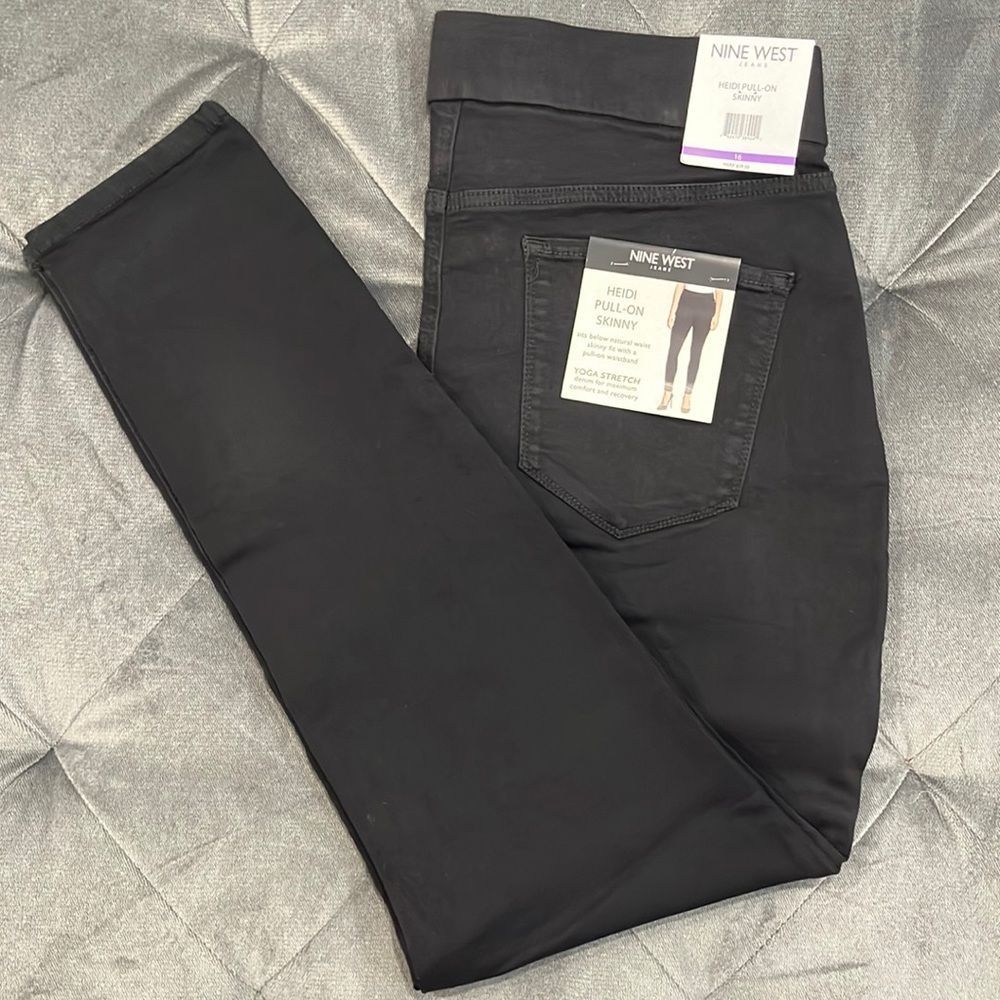 *NWT* Nine West Pull On Skinny - Size 16